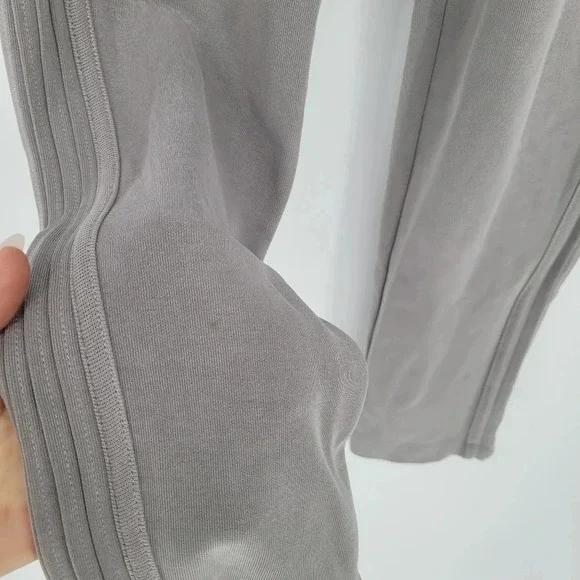 Athleta serenity grey with stripe on side pants XXS - Picture 7 of 9